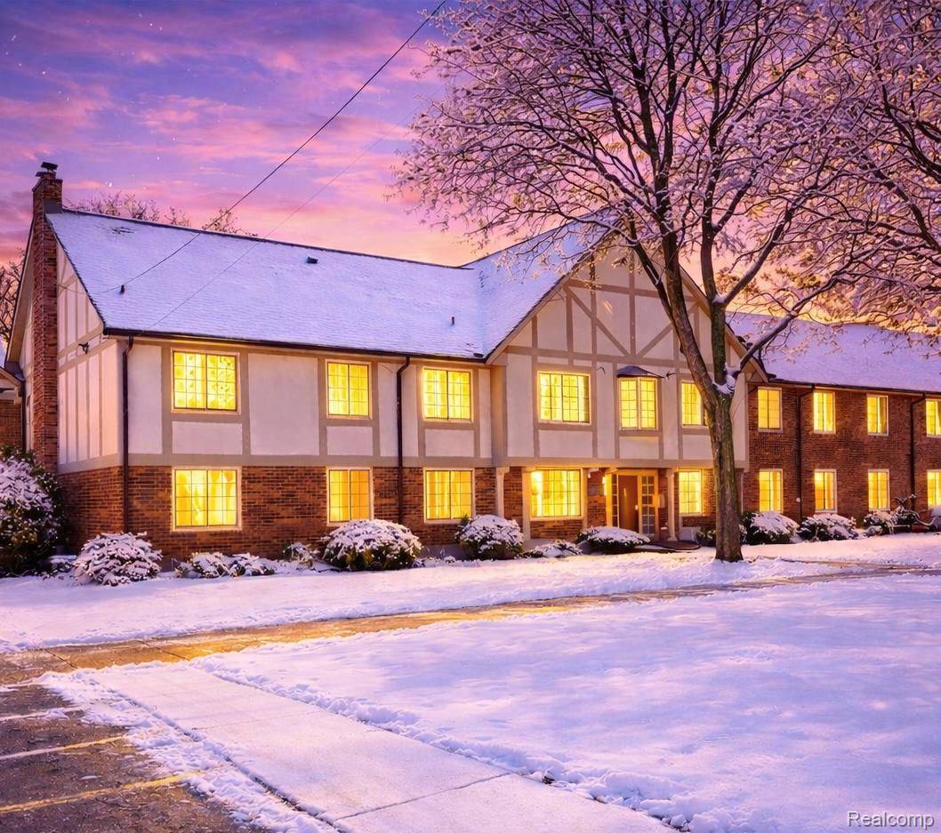 Southfield, MI 48076,30268 Southfield RD #229