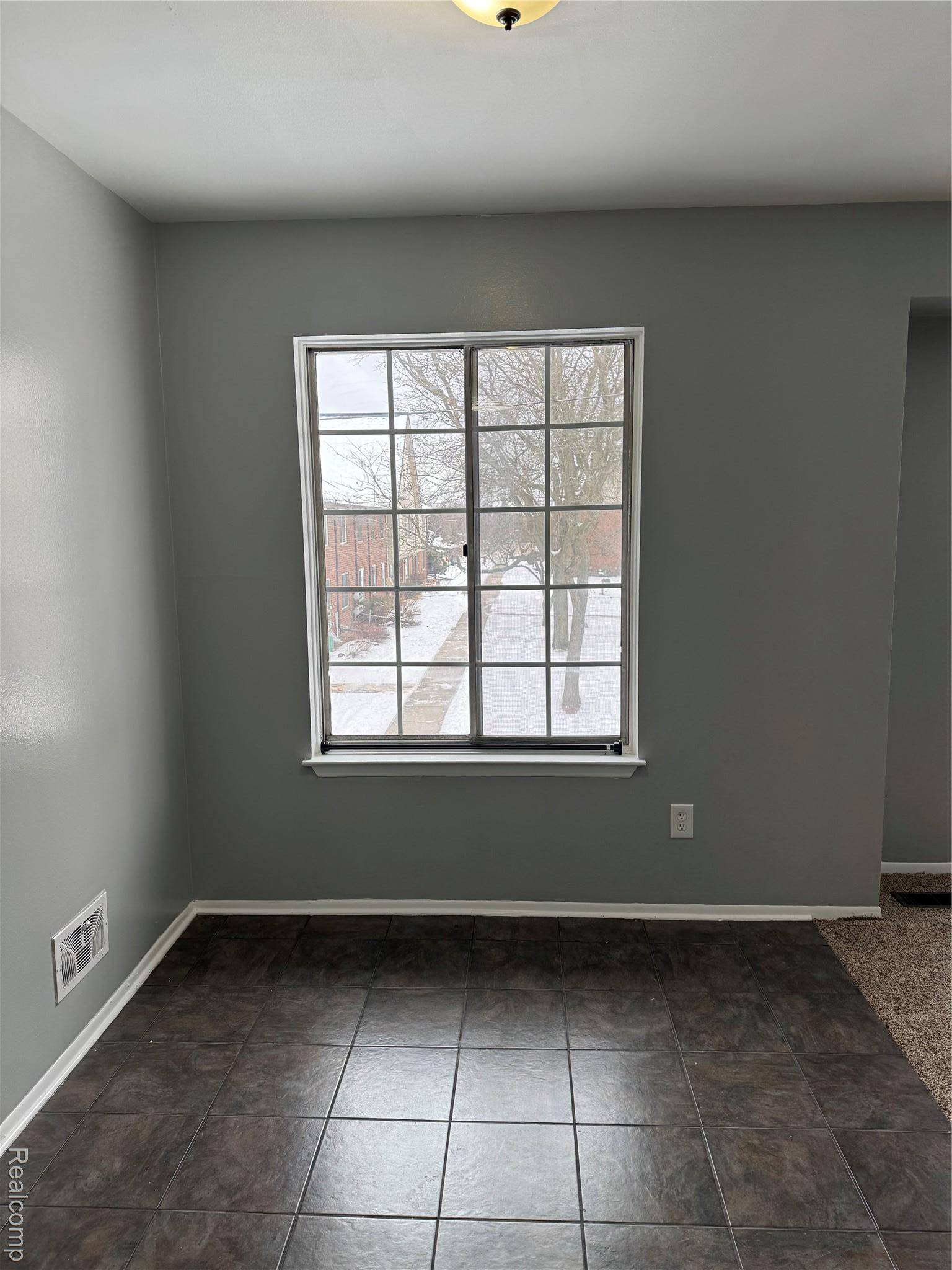 Southfield, MI 48076,30268 Southfield RD #229