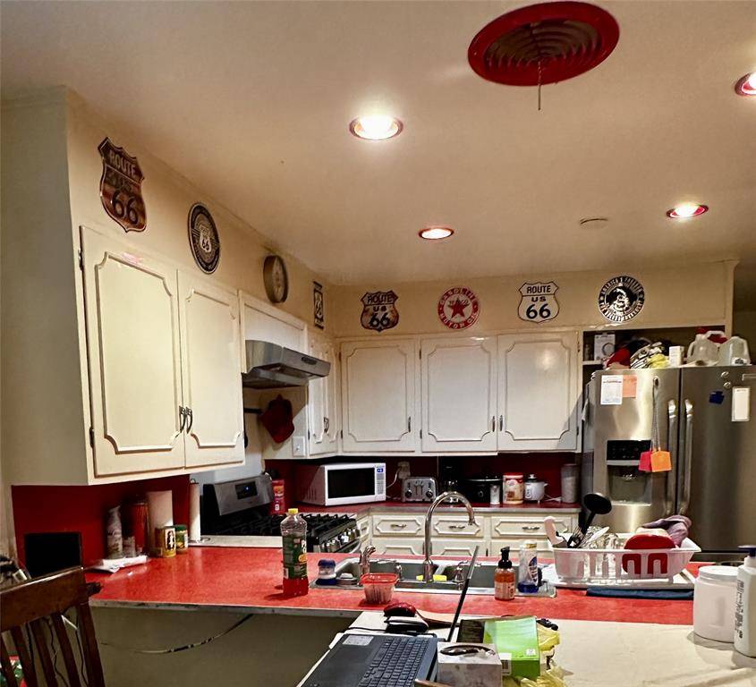 Seymour, TX 76380,1010 W Custer Street