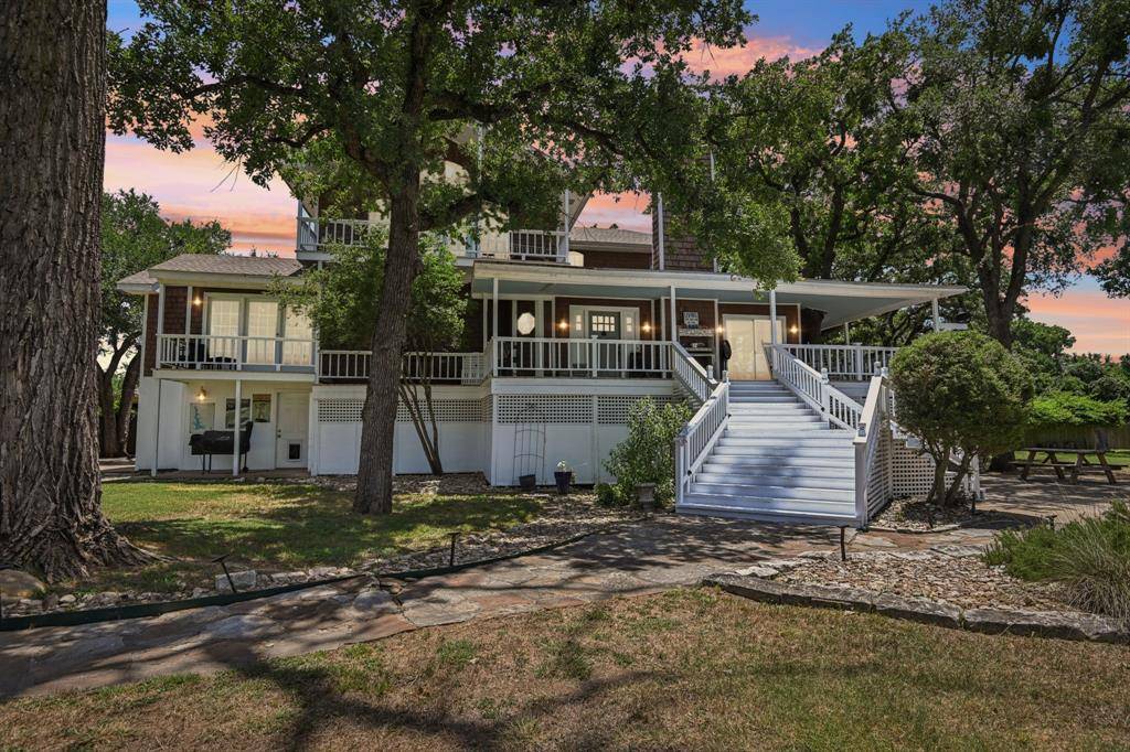 Fort Worth, TX 76179,11701 Oakwood Lane