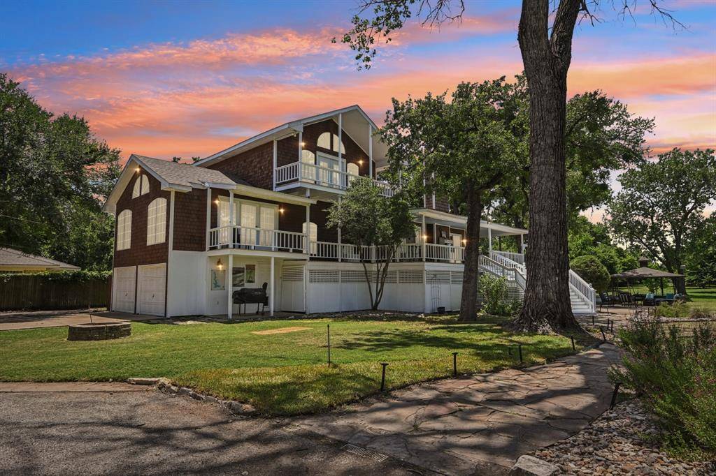 Fort Worth, TX 76179,11701 Oakwood Lane