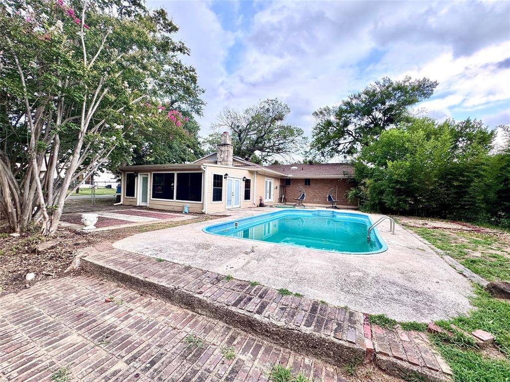 Denison, TX 75020,1601 S Lillis Lane