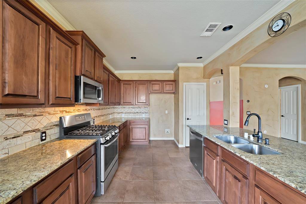 Grand Prairie, TX 75054,2852 England Parkway