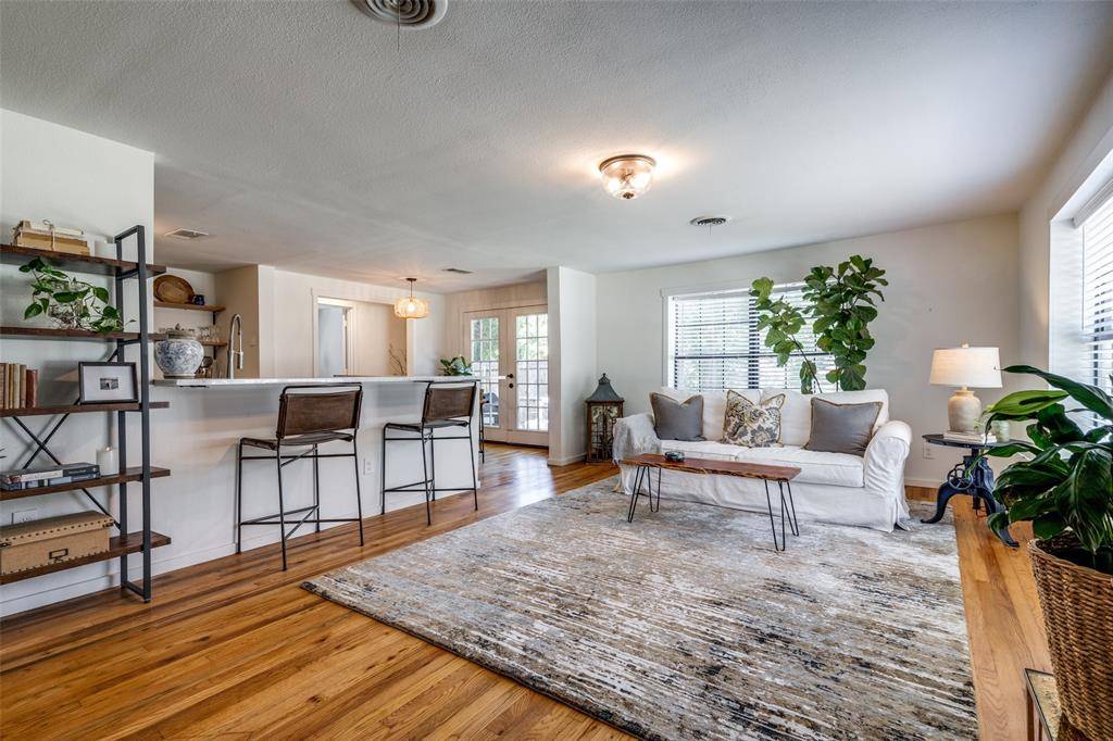 River Oaks, TX 76114,5415 Dartmouth Avenue