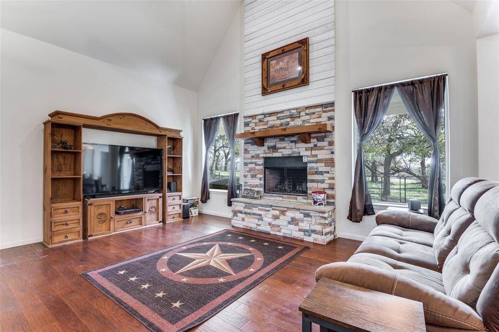 Cleburne, TX 76031,4351 County Road 1202