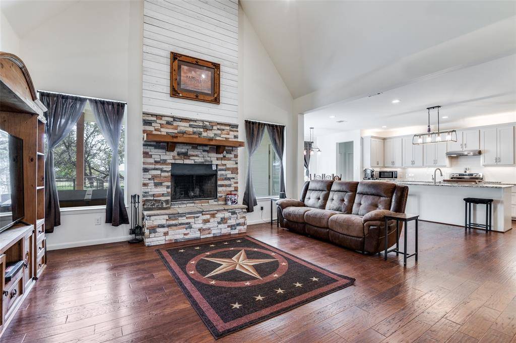 Cleburne, TX 76031,4351 County Road 1202