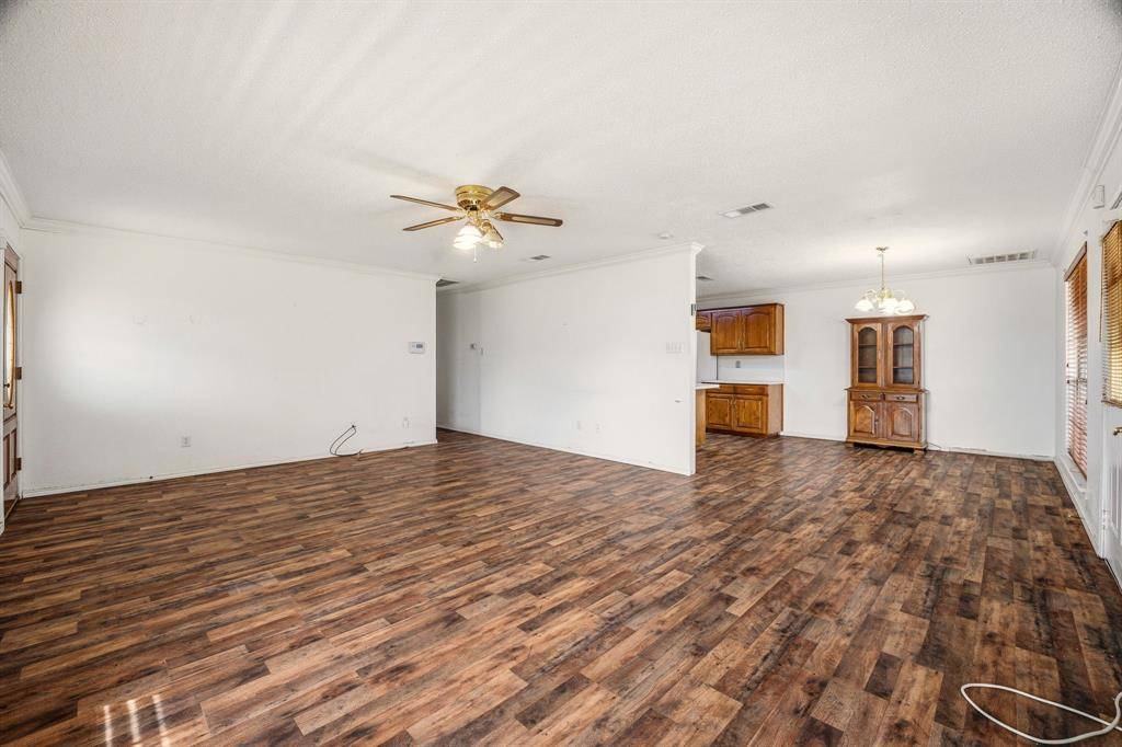 Weatherford, TX 76086,301 E 2nd Street