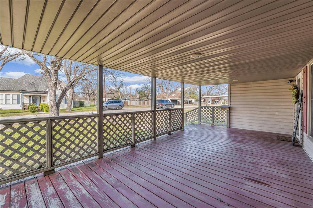 Mart, TX 76664,704 E McLennan Avenue