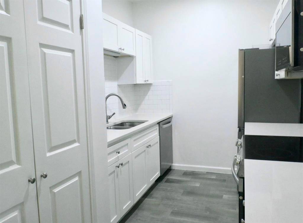 Dallas, TX 75243,9600 Royal Lane #202