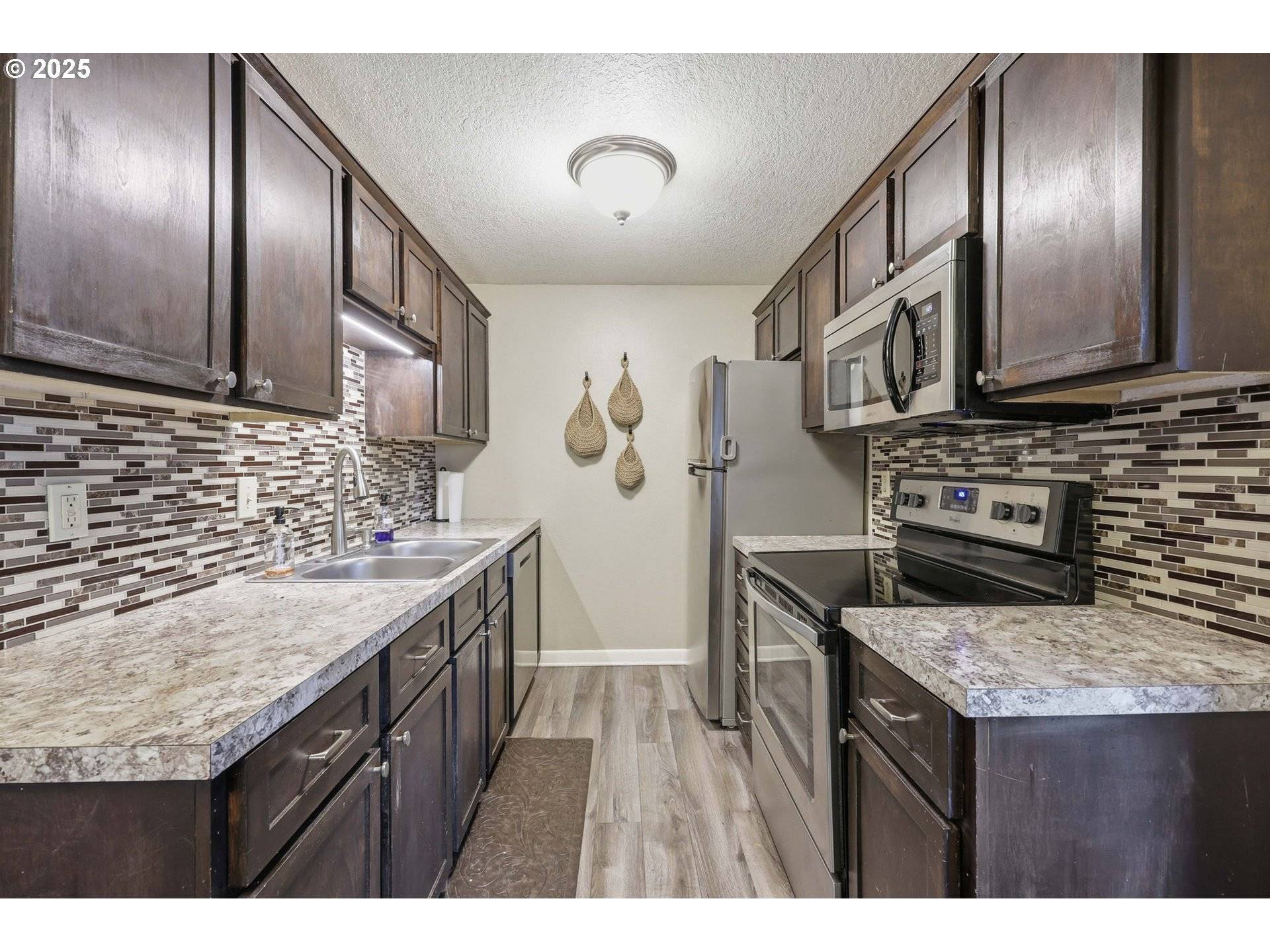 Tigard, OR 97224,7920 SW Fanno Creek DR #1