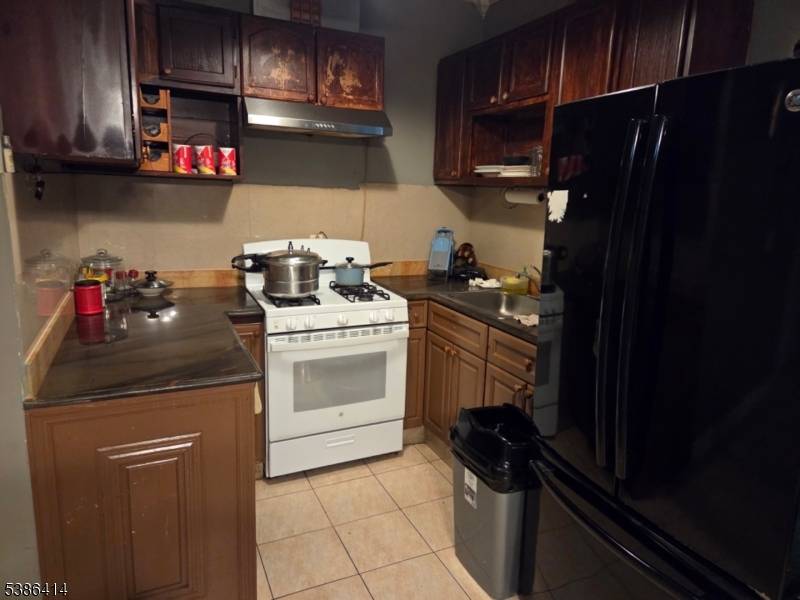 Elizabeth City, NJ 07202,311 Centre St