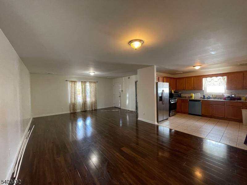 Newark City, NJ 07112,183 Chancellor Ave