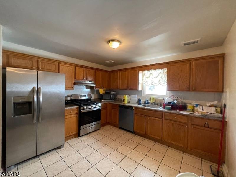 Newark City, NJ 07112,183 Chancellor Ave