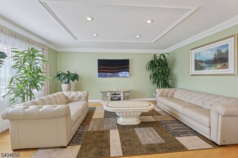 Bayonne City, NJ 07002,391 Avenue