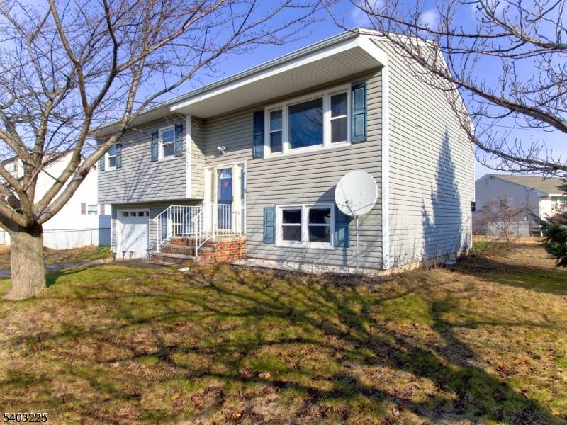 Manville Boro, NJ 08835,5 Clare Ct