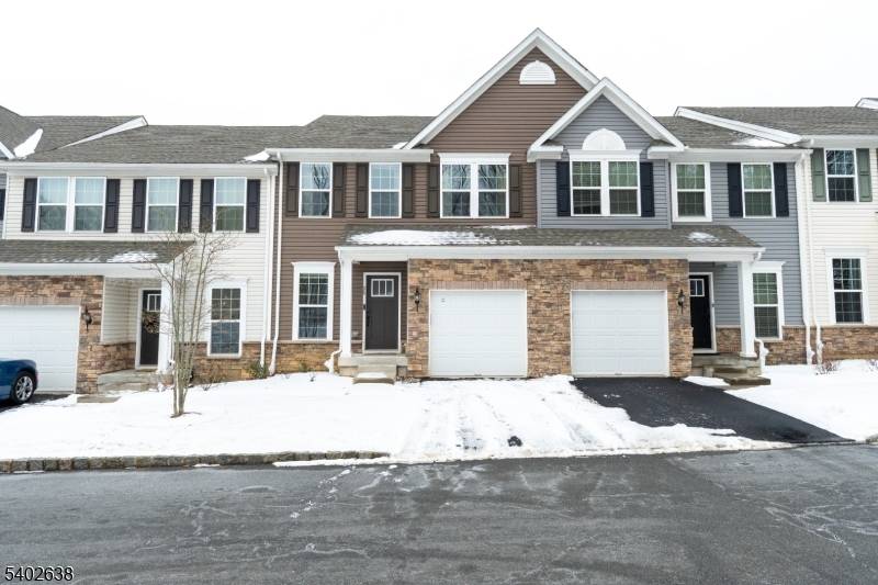 Mount Arlington Boro, NJ 07856,28 Trailwood Dr