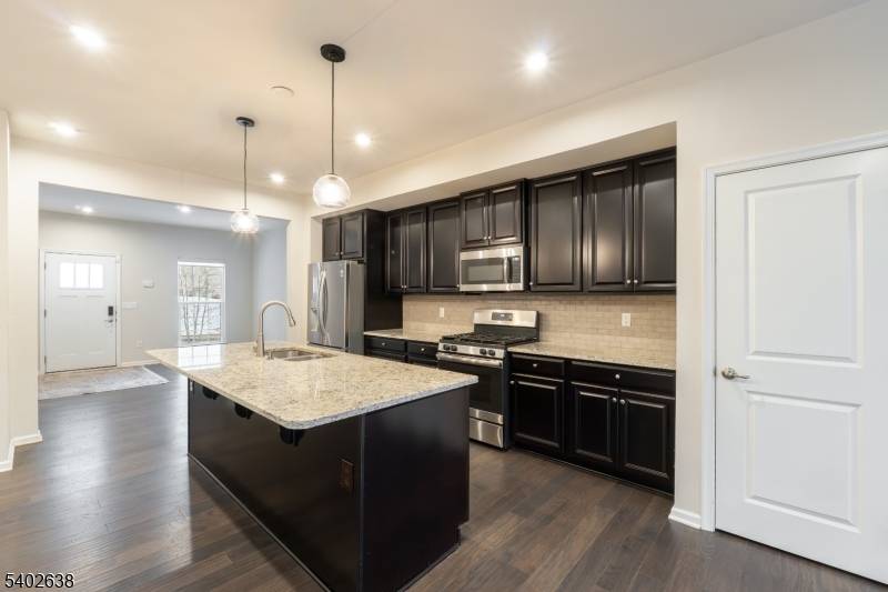 Mount Arlington Boro, NJ 07856,28 Trailwood Dr