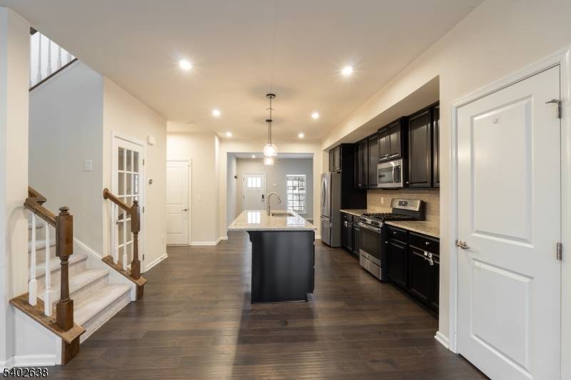 Mount Arlington Boro, NJ 07856,28 Trailwood Dr