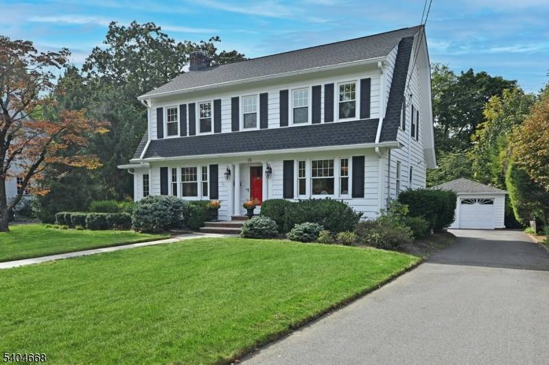 Glen Rock Boro, NJ 07452,18 Tonawanda Rd