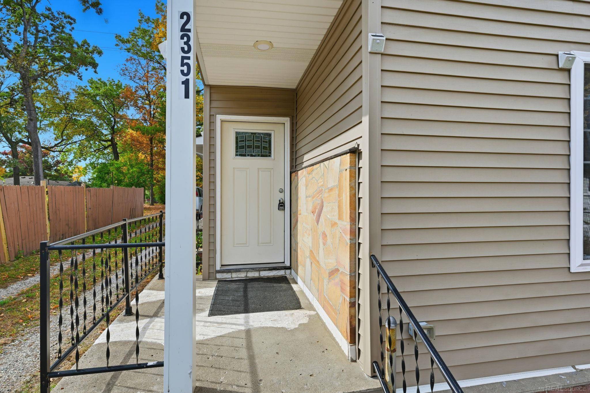 Waterford, MI 48327,2351 Overridge AVE