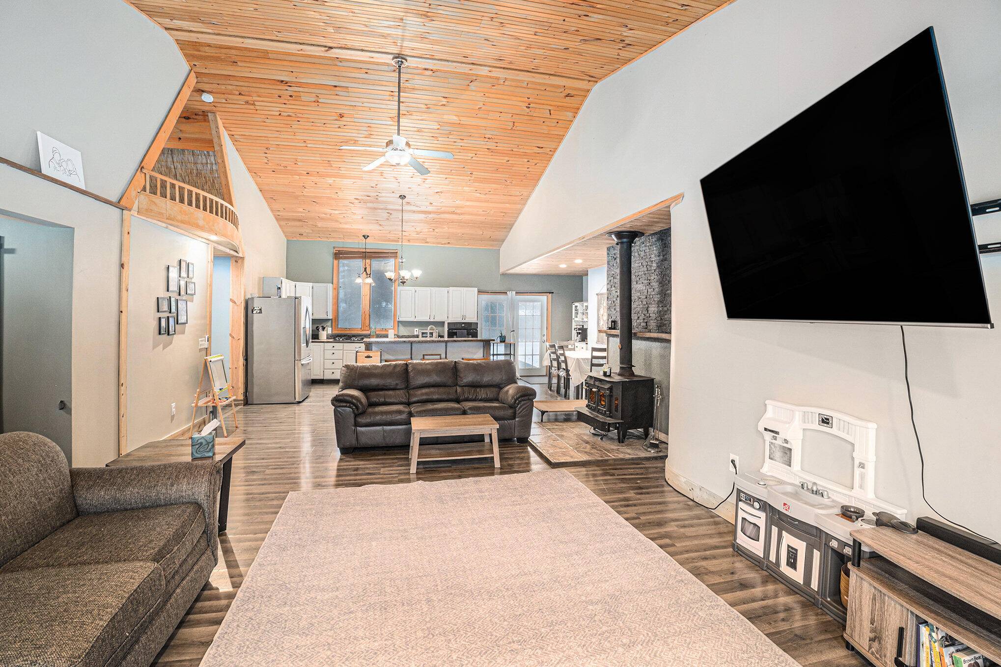 Fowlerville, MI 48836,323 S Truhn RD