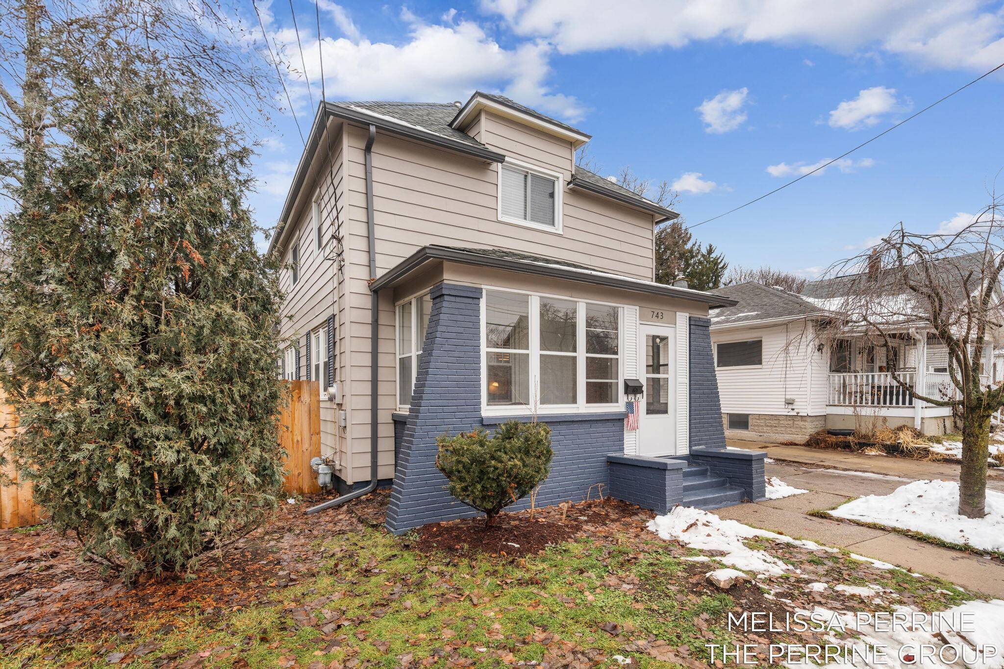 Grand Rapids, MI 49504,743 Garfield AVE NW