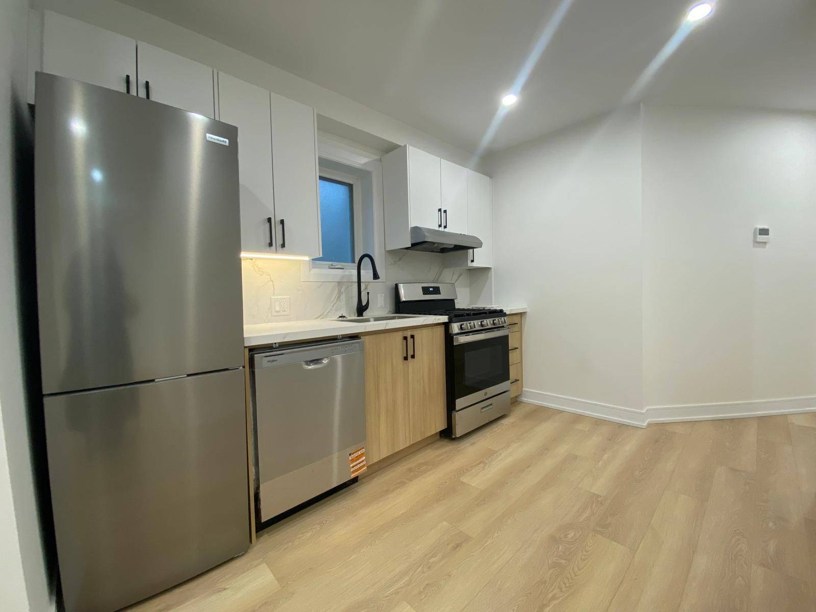 Toronto C03, ON M6E 3L2,462 Northcliffe BLVD #1