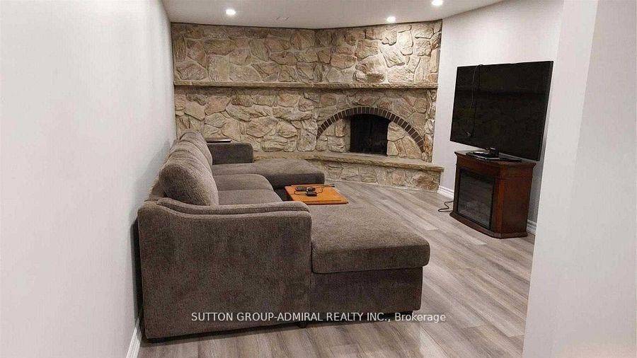 Pickering, ON L1W 2J9,854 Moretta AVE N