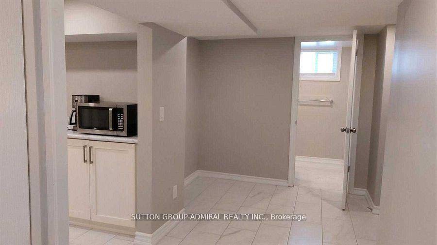 Pickering, ON L1W 2J9,854 Moretta AVE N