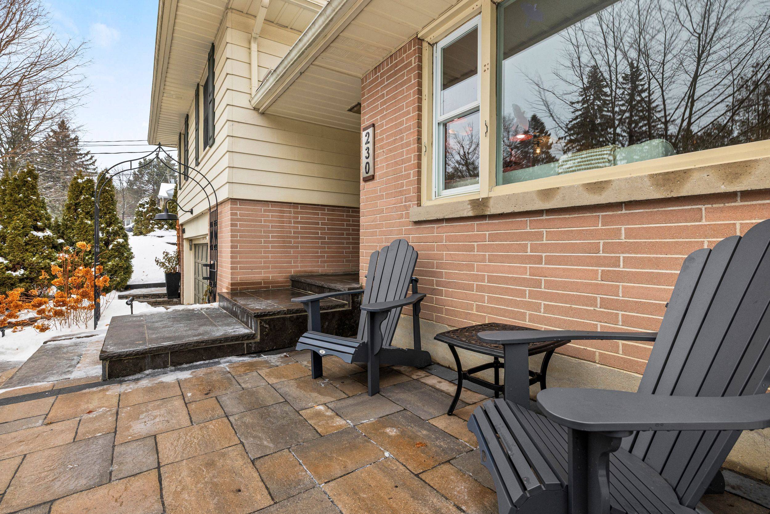 Oshawa, ON L1G 3B1,230 Glenwood CRES