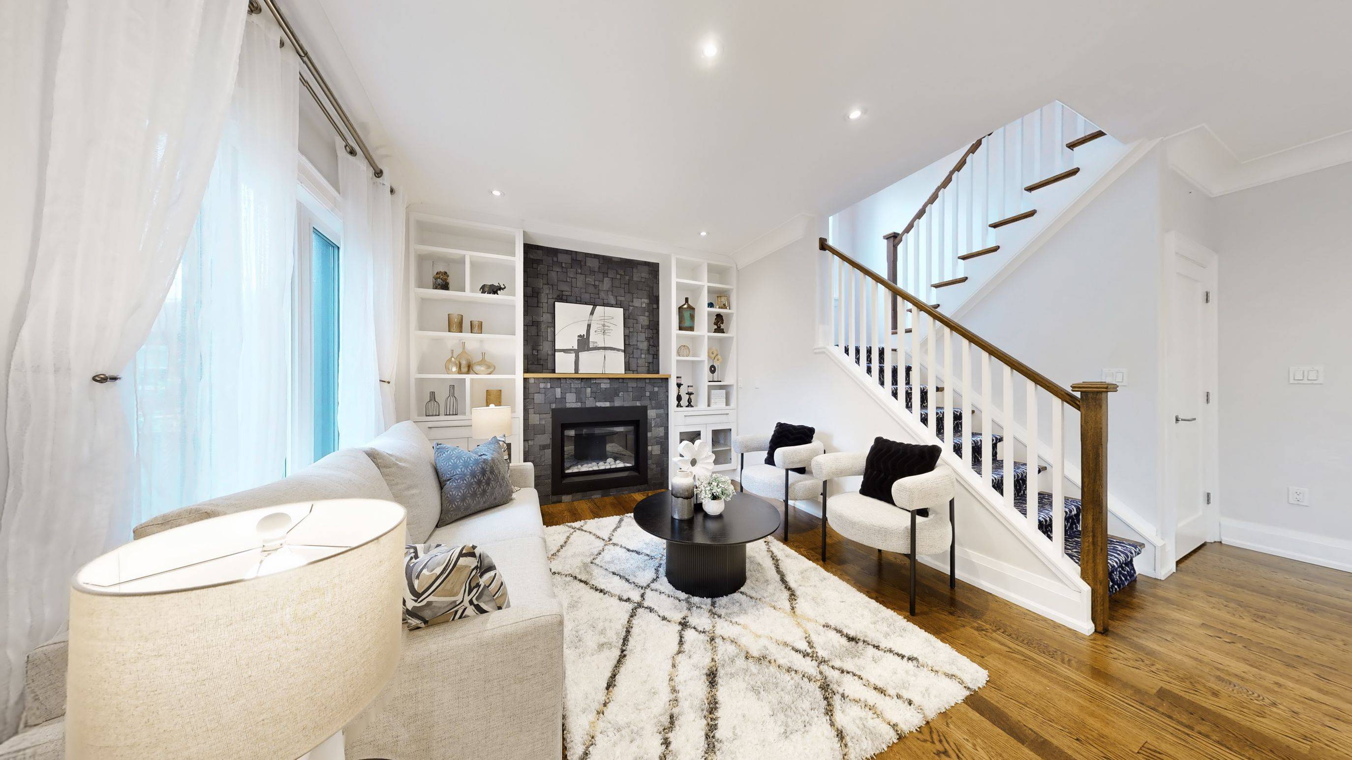 Toronto E03, ON M4J 4G4,1 Dustan CRES