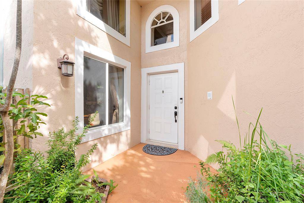 Plantation, FL 33324,10019 NW 5th St