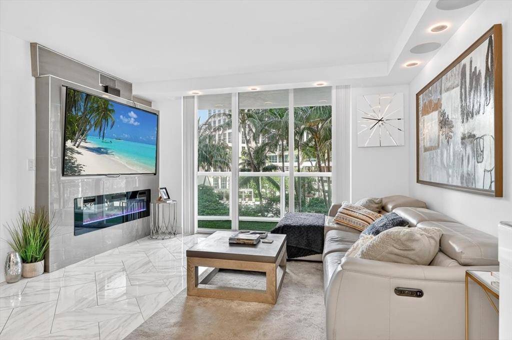 Fort Lauderdale, FL 33301,347 N New River Dr E #807