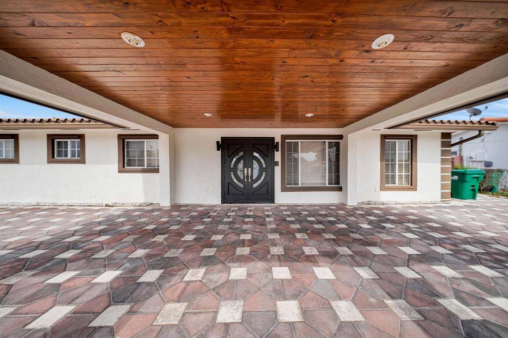 Miami, FL 33165,2705 SW 108th Ct