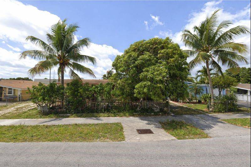 Deerfield Beach, FL 33064,930 NE 52nd Ct