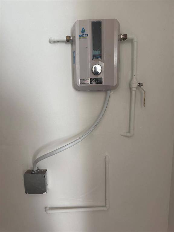 Miami, FL 33122,7325 SW 22 st #A