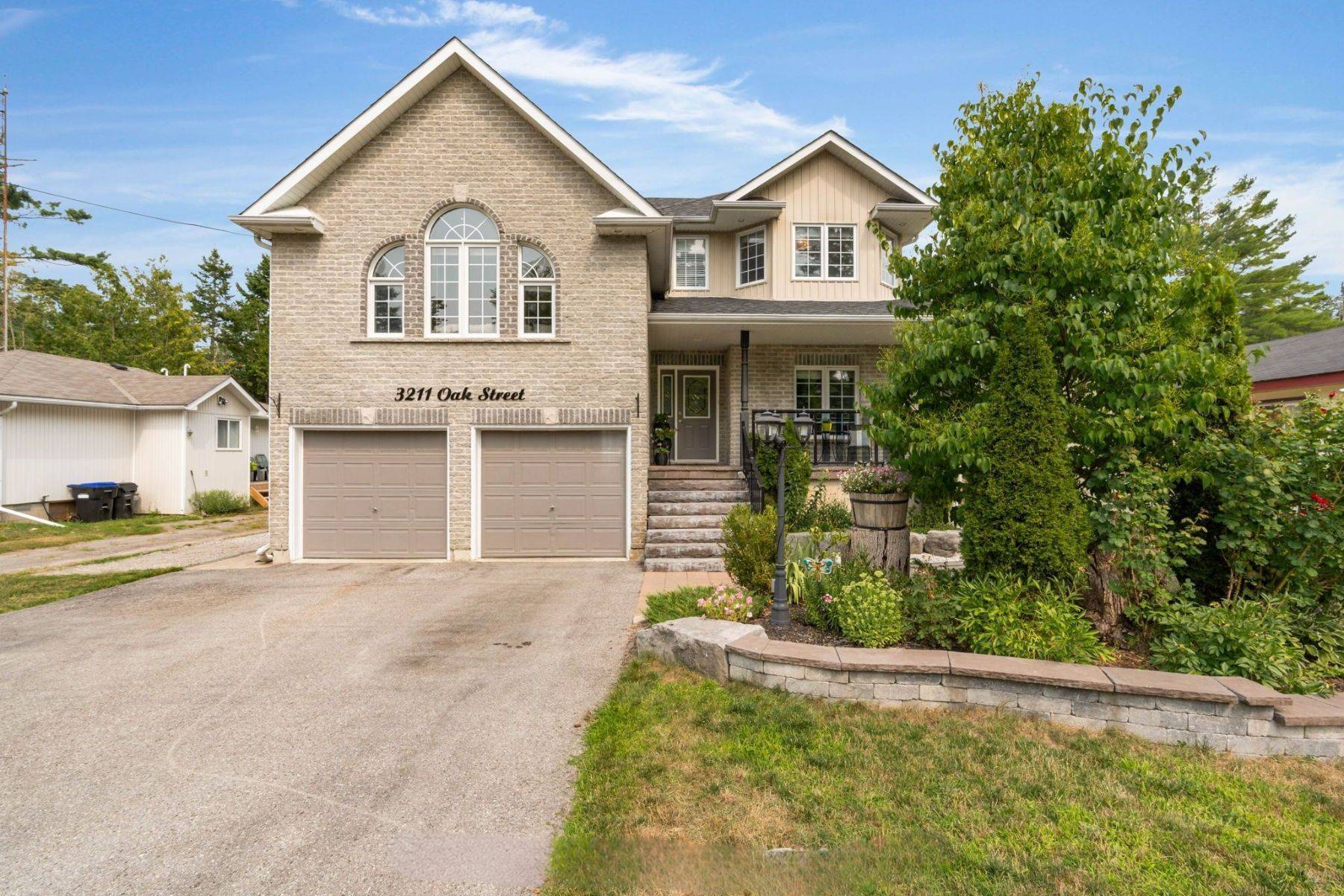 Innisfil, ON L9S 2K3,3211 Oak ST