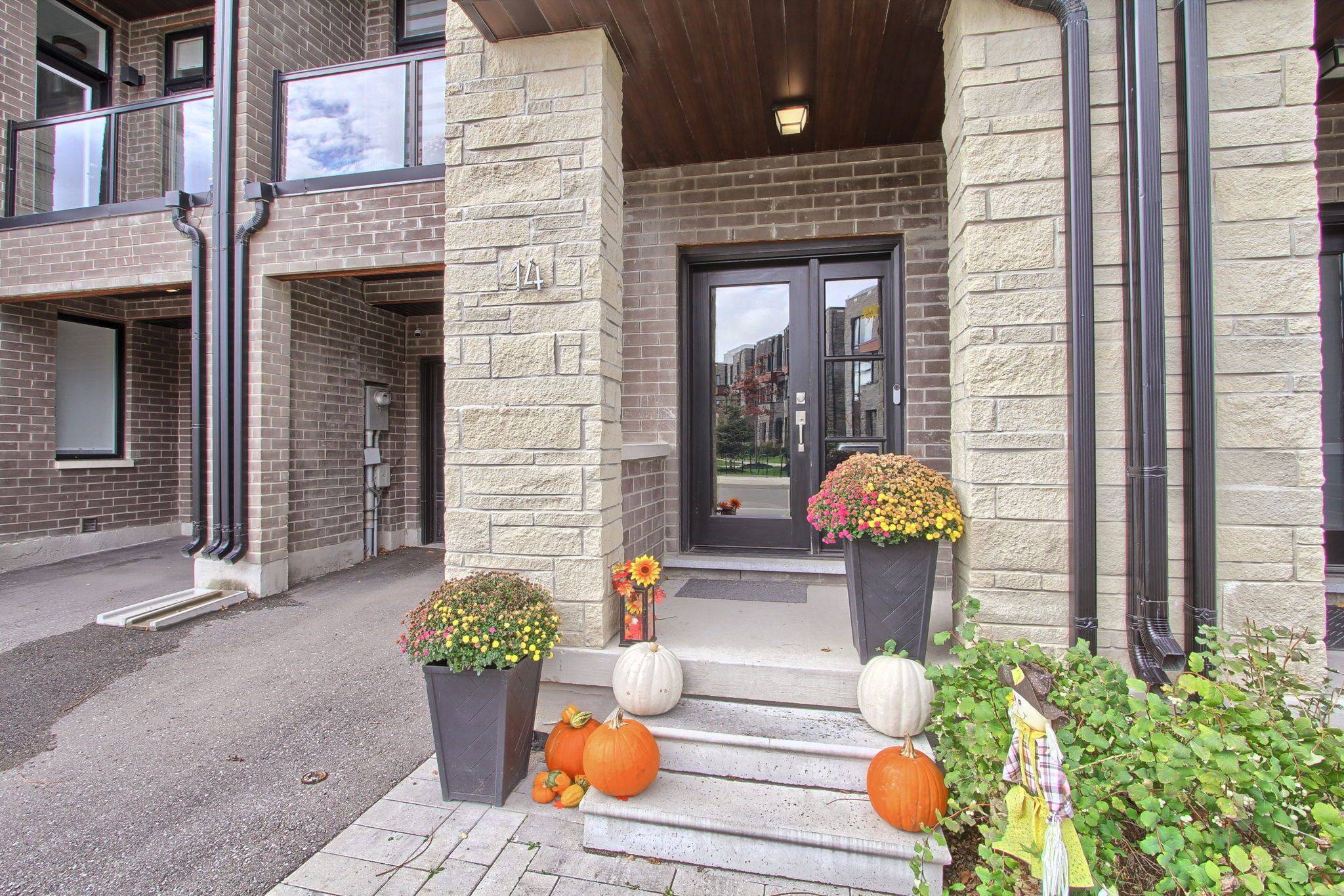 Vaughan, ON L4H 4R3,14 Pageant AVE