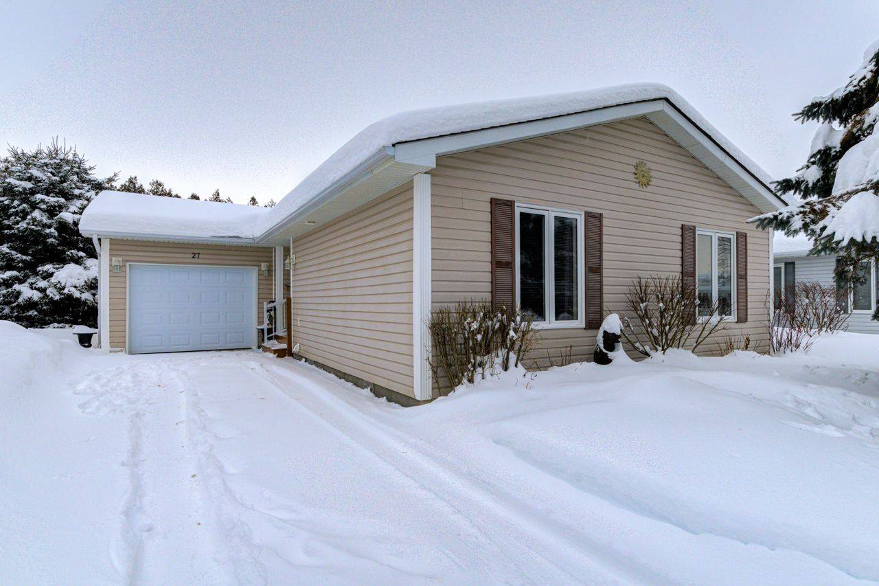 Wasaga Beach, ON L9Z 3A8,27 Pennsylvania AVE E