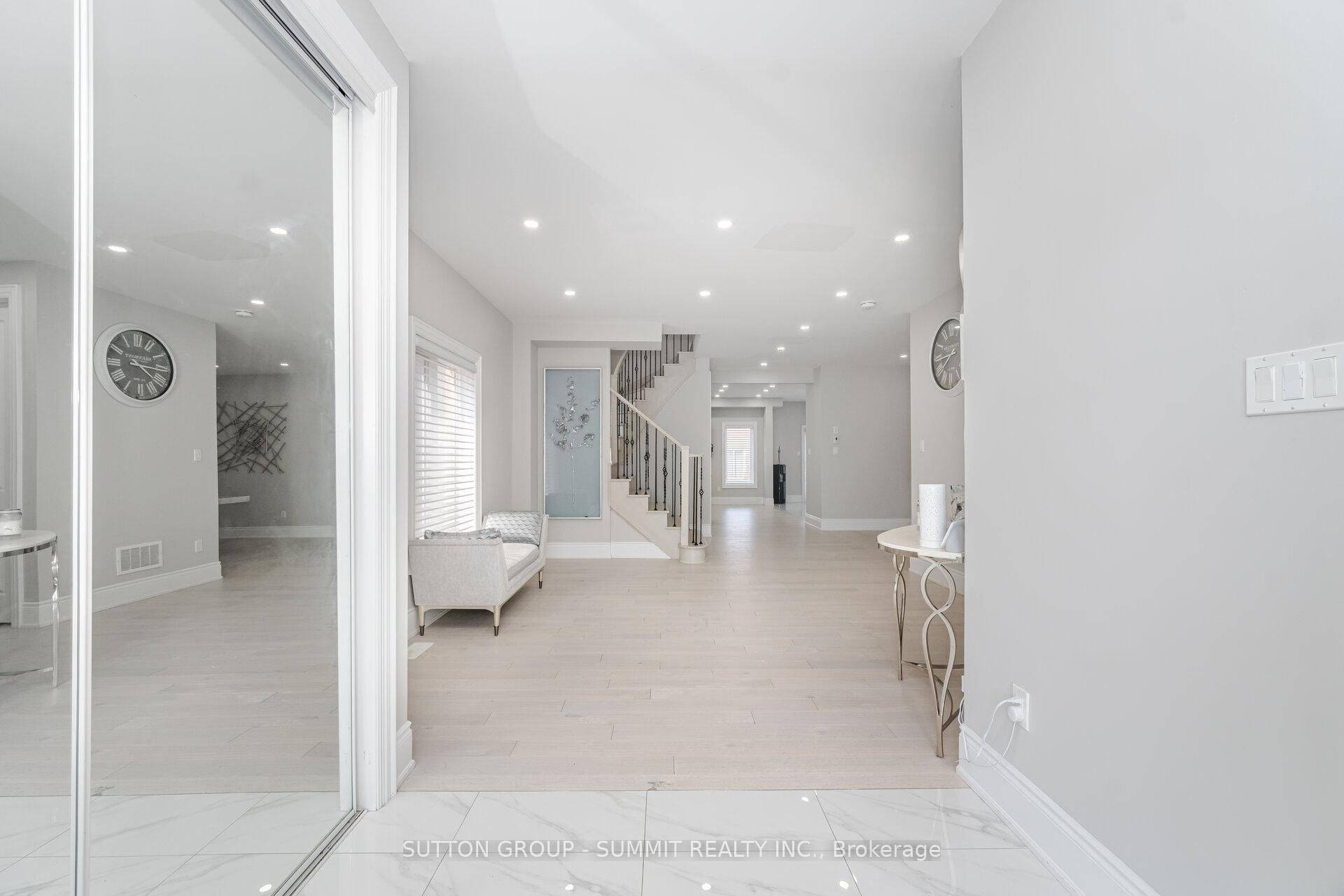 Barrie, ON L4M 0A3,16 Westminster CIR