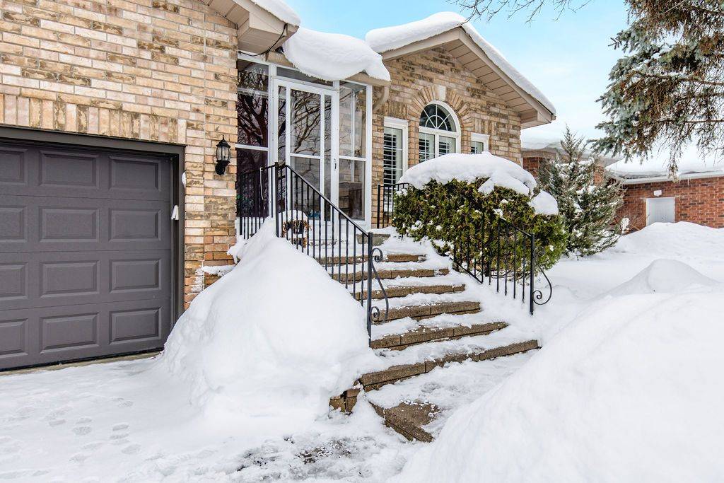 Barrie, ON L4N 9R6,38 Brookfield CRES