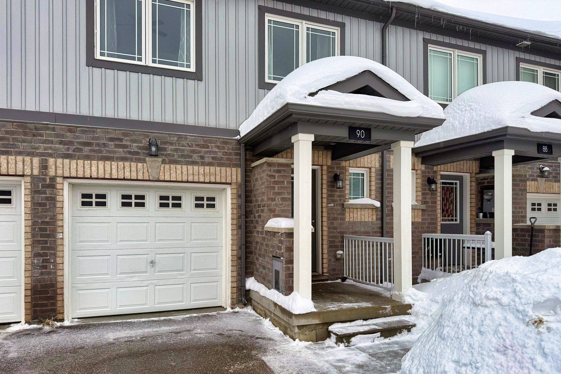 Barrie, ON L4N 3J1,90 Frank's WAY