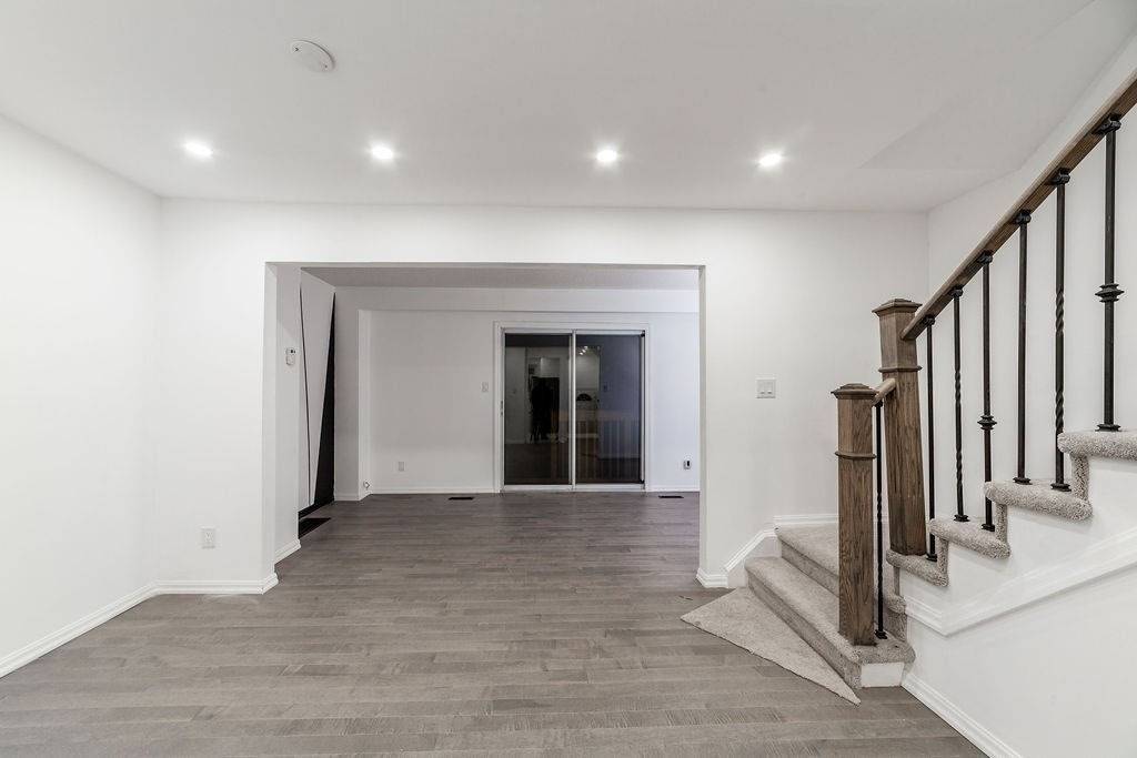 Mississauga, ON L5A 3N6,400 Mississauga Valley BLVD #76