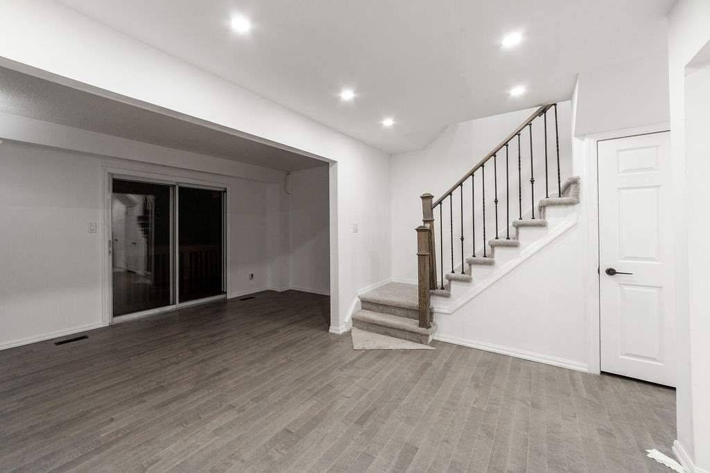 Mississauga, ON L5A 3N6,400 Mississauga Valley BLVD #76