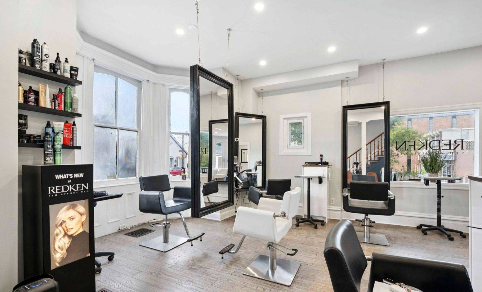 Brampton, ON L6Y 1M3,127 Queen ST W