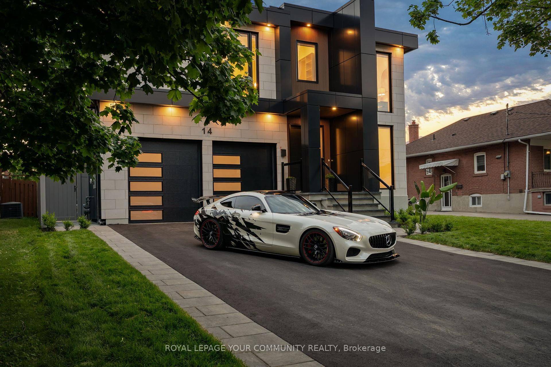 Toronto W04, ON M9N 3E9,14 Ranwood DR