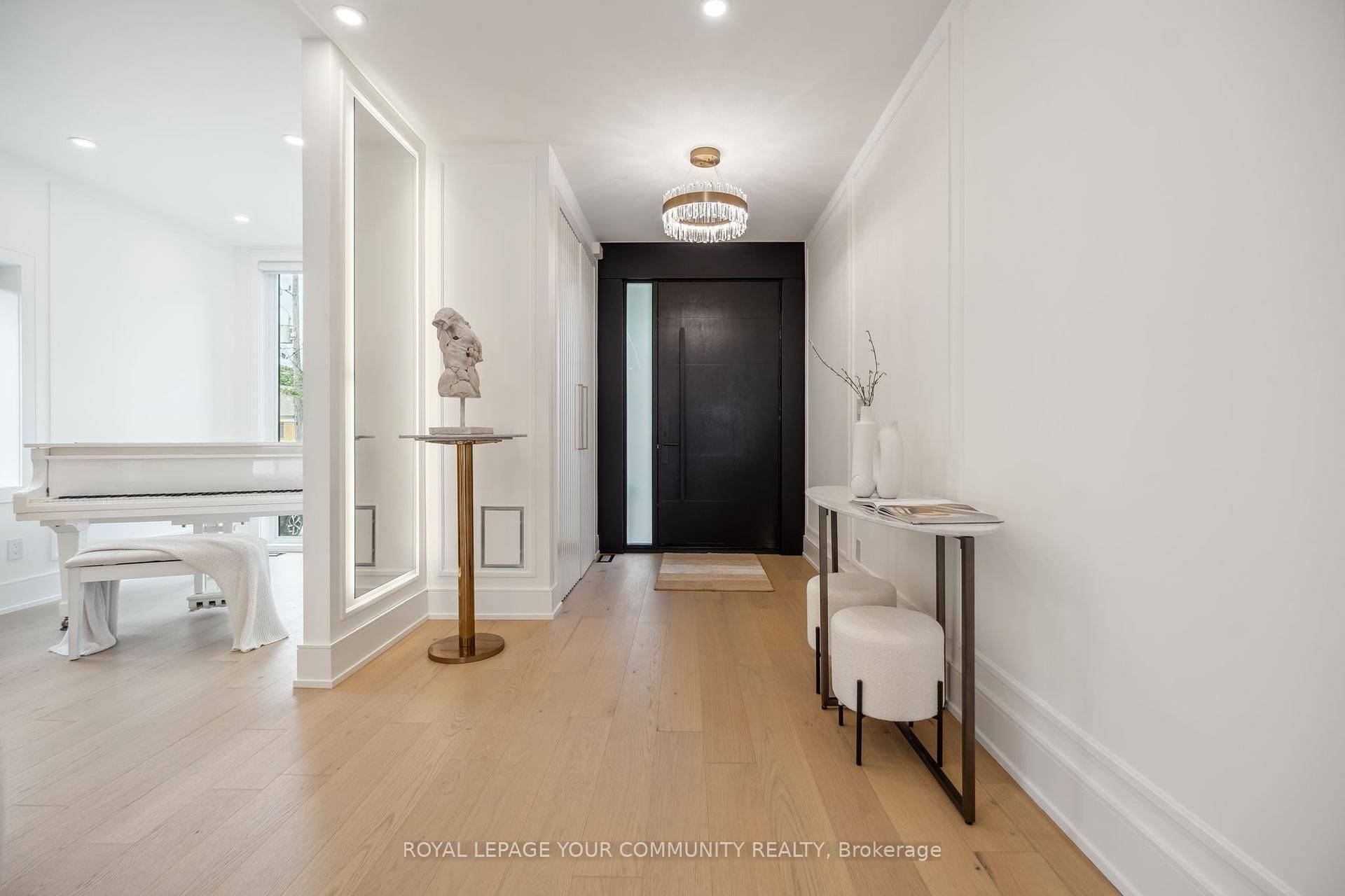 Toronto W04, ON M9N 3E9,14 Ranwood DR