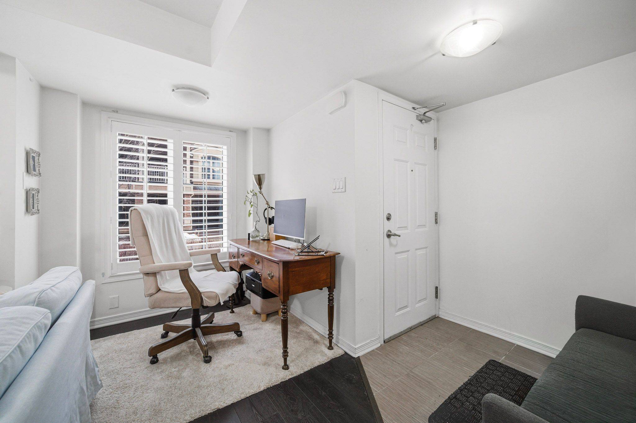 Oakville, ON L6M 0S4,2441 Greenwich DR #106