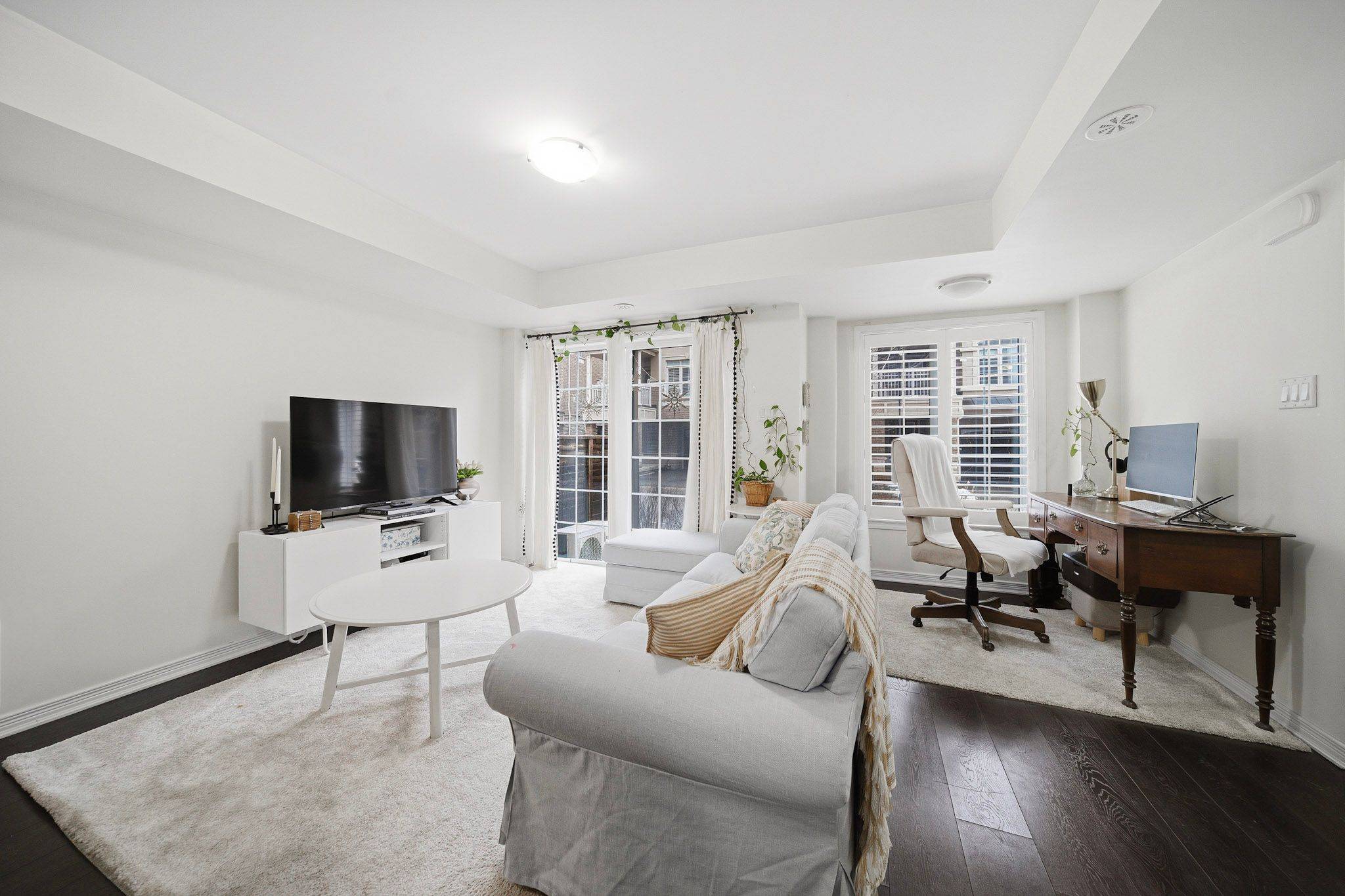 Oakville, ON L6M 0S4,2441 Greenwich DR #106