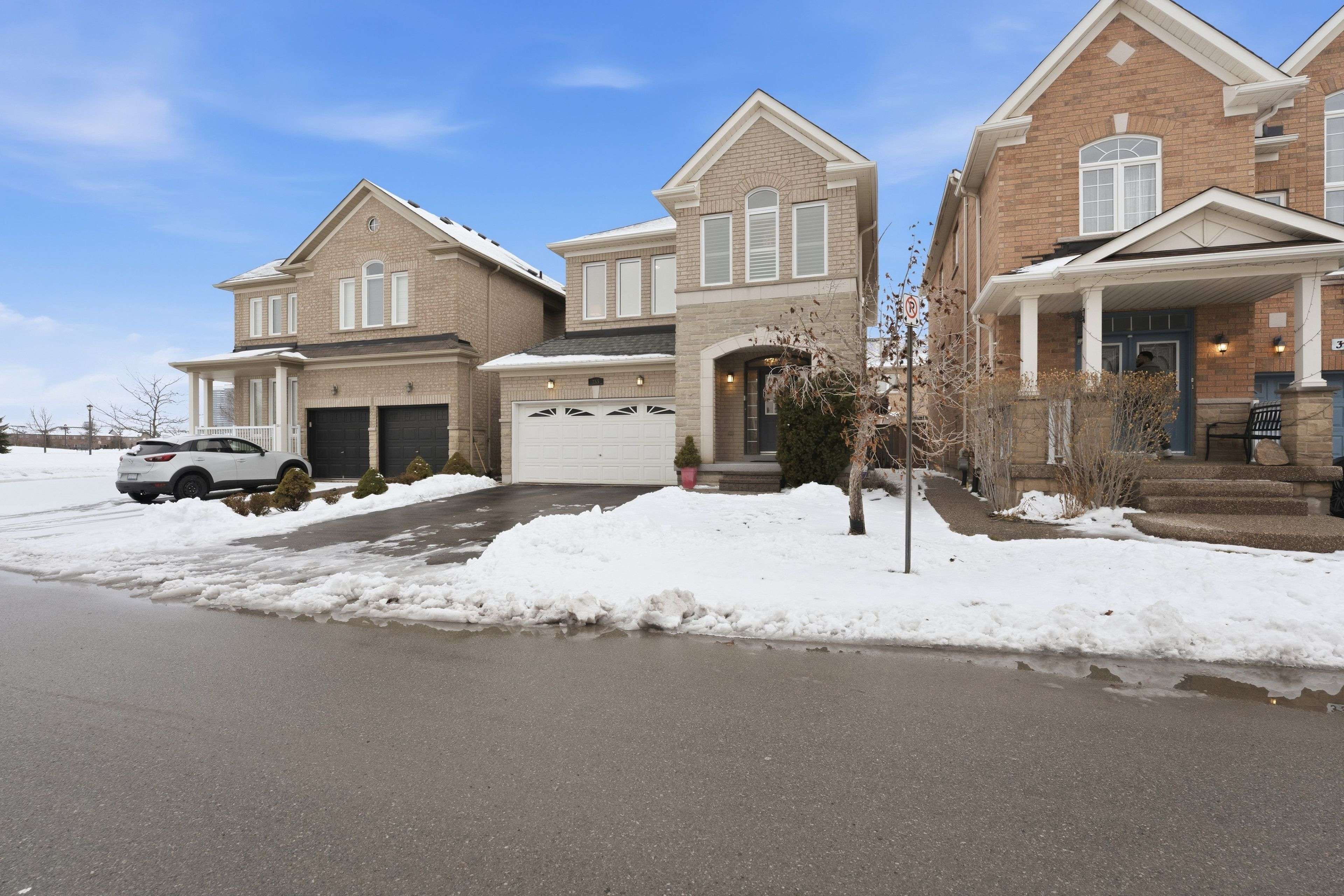 Milton, ON L9T 0X2,355 Greenlees CIR